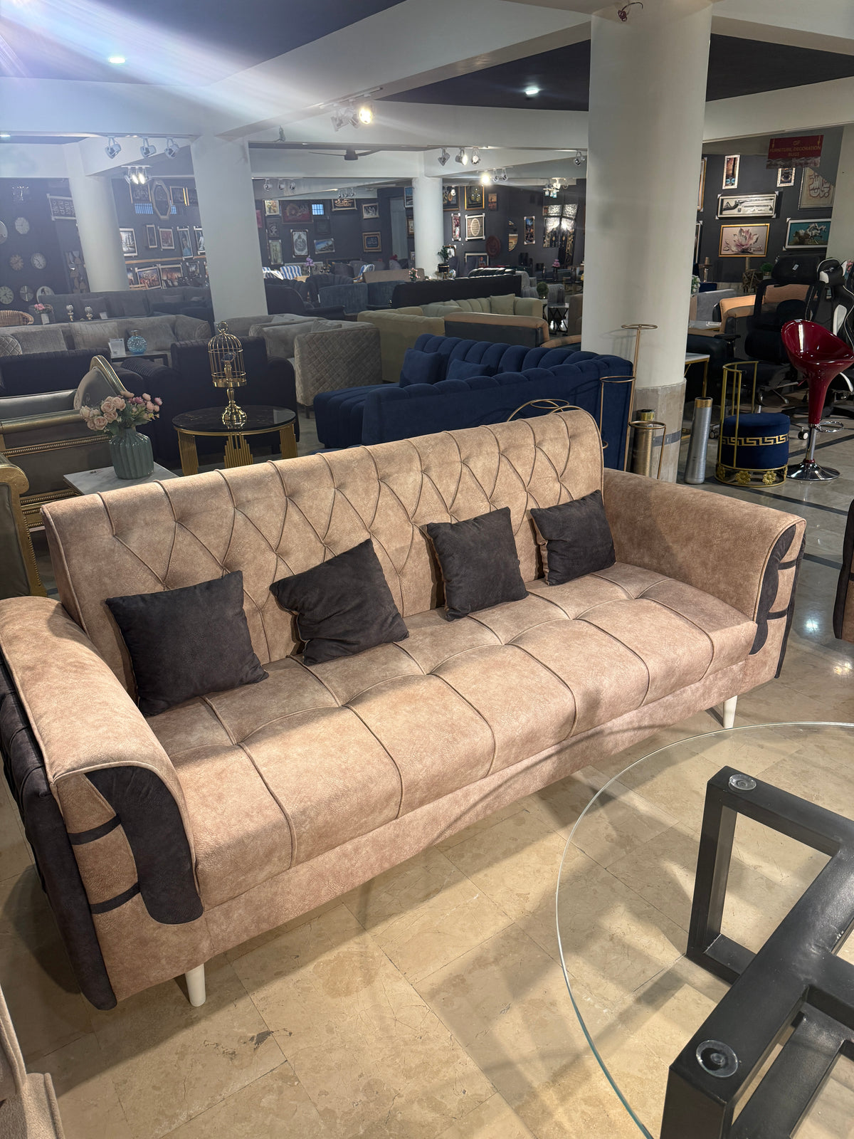 5-seated chester modern